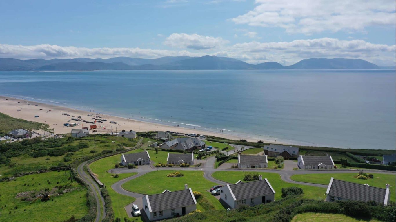 drone-cottages-and-beach